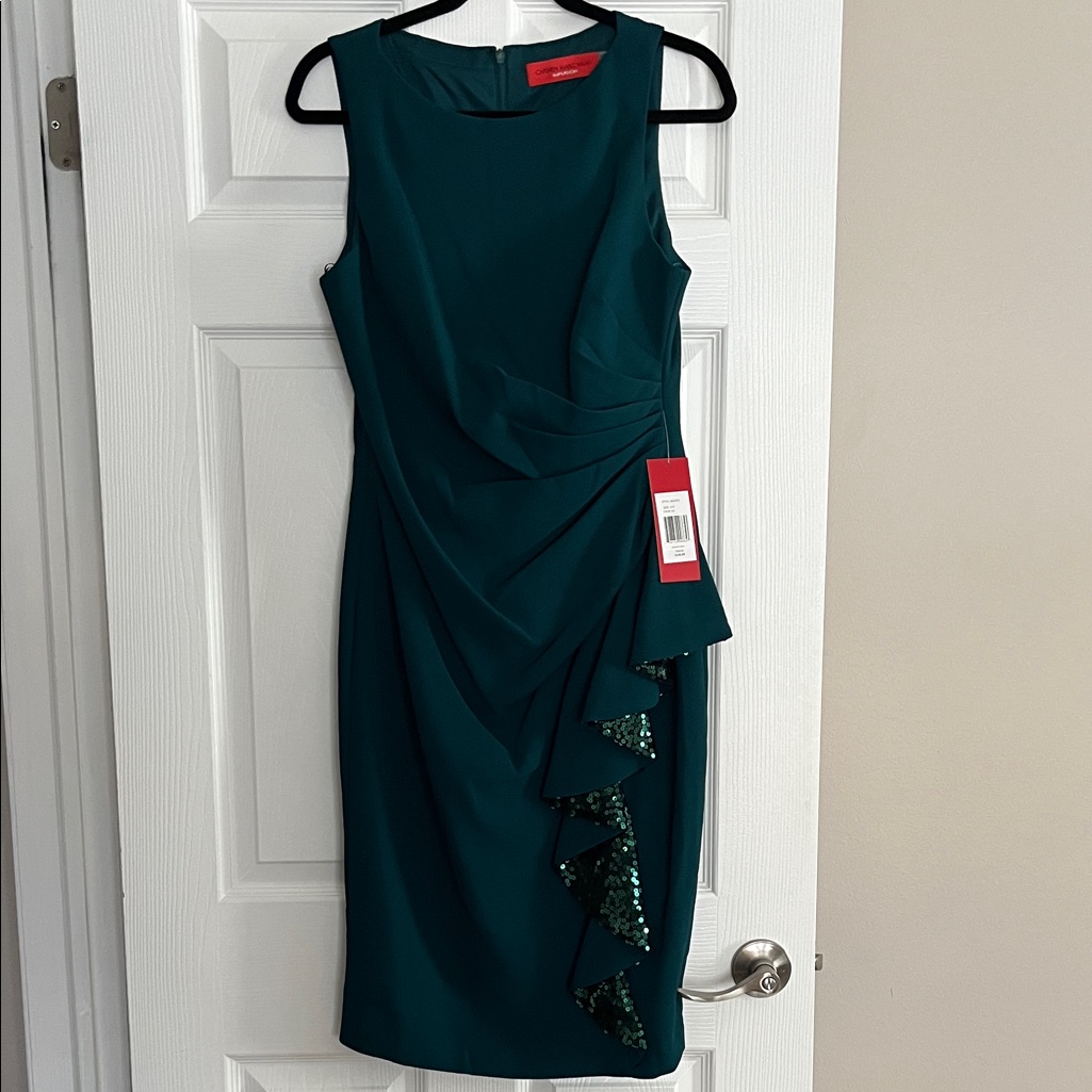 Nwt | Carmen Marc Valvo | Emerald Green Cocktail Dress With Sequin Ruffle | 10